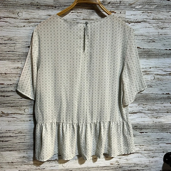 Banana republic baby doll style blouse size medium - Picture 7 of 7